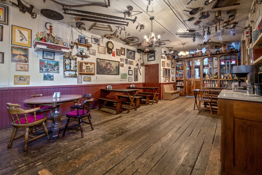 More Photos Of 15432 Washington Rd, Washington Storefront Retail Residential For Sale