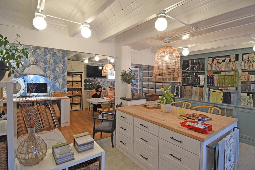 More Photos Of 1226-1230 Camino del Mar, Del Mar Storefront Retail Residential For Lease