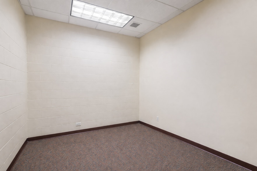 More Photos Of 125 W Exchange Pl, Kalamazoo Medical For Lease