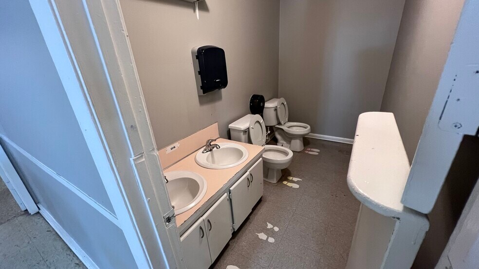 More Photos Of 501 S 1st St, Jacksonville Daycare Center For Sale