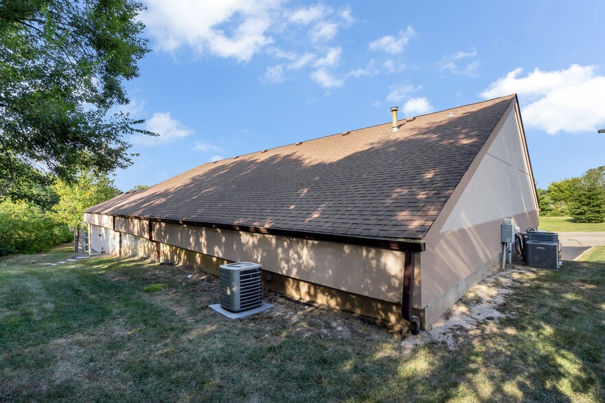 More Photos Of 1565 Kisker Rd, Saint Charles Office For Sale