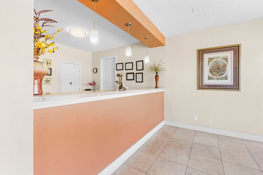 More Photos Of 1325 W Highway 76, Branson Hotel For Sale