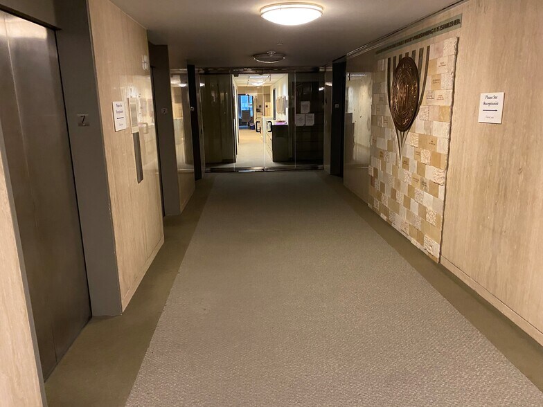 More Photos Of 633 Third Ave, New York Office For Sale