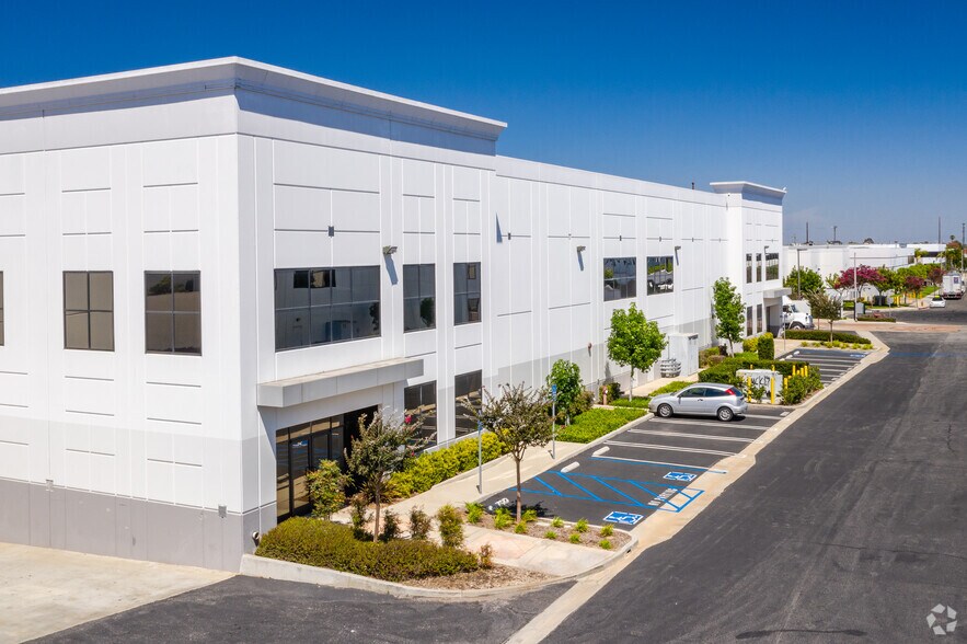 More Photos Of 1355-1365 Storm Pky, Torrance Industrial For Sale