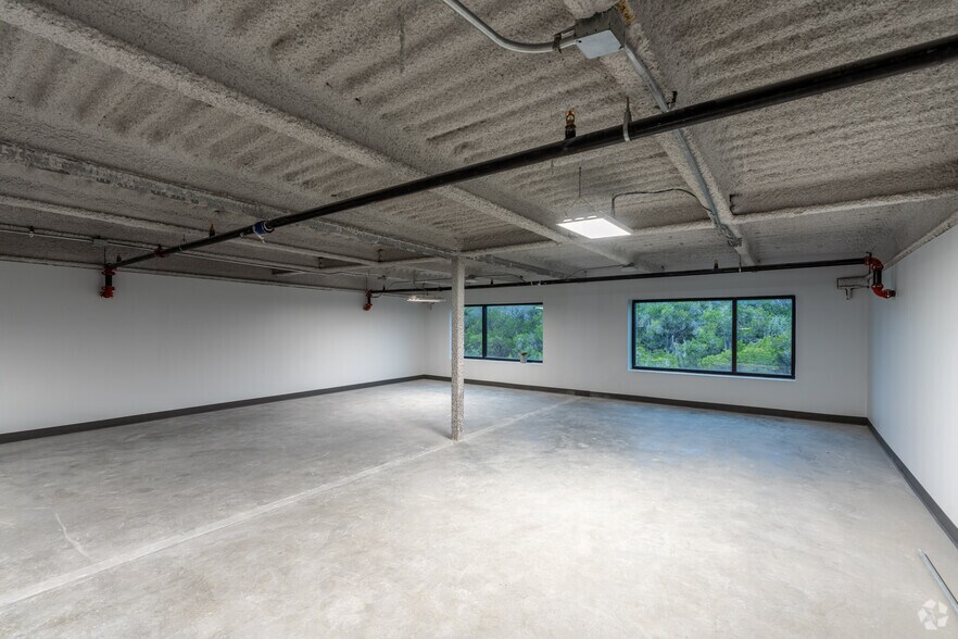 More Photos Of 4229 North FM 620, Austin Flex For Lease