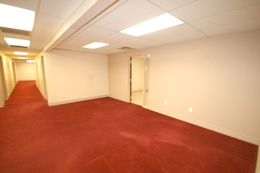 More Photos Of 6501 Boeing Dr, El Paso Office For Lease