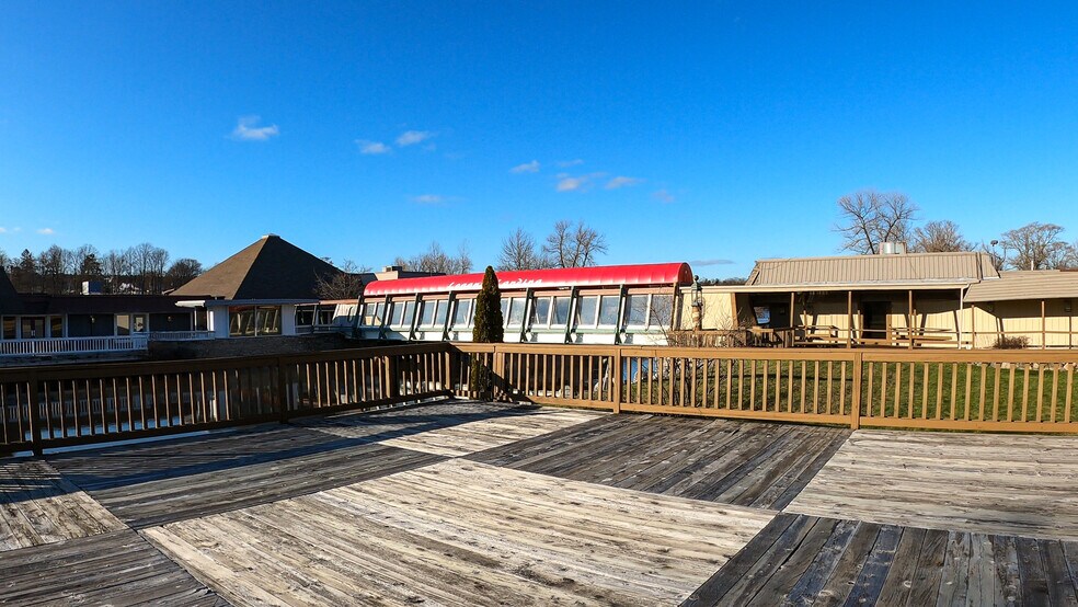 More Photos Of 2006-2024 S Airport Rd W, Traverse City Freestanding For Lease