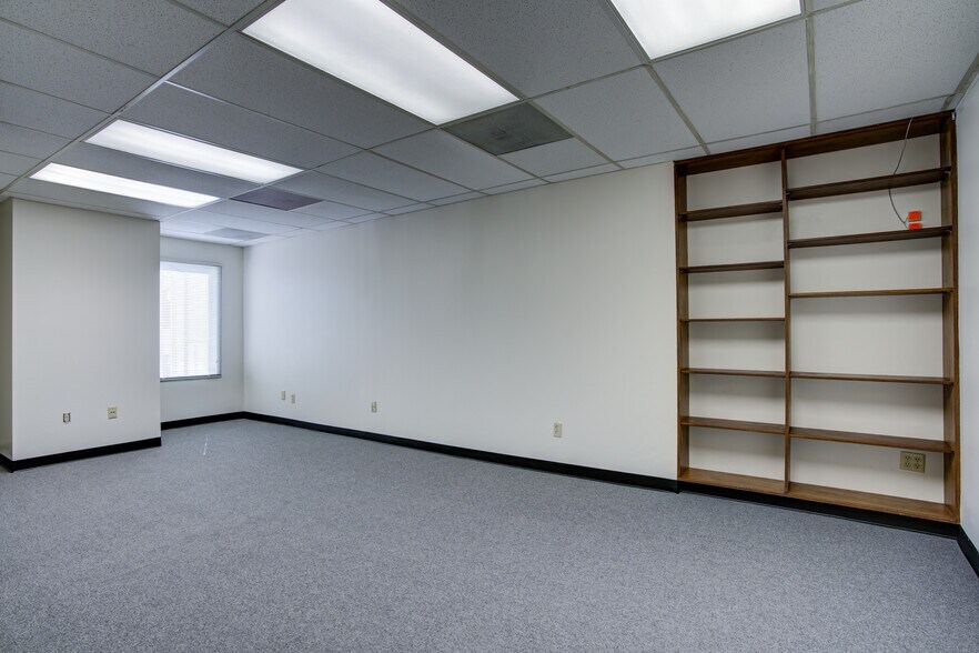 More Photos Of 225 S Academy Blvd, Colorado Springs Office For Sale