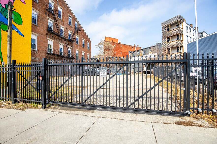 More Photos Of 122 E Liberty St, Cincinnati Warehouse For Lease