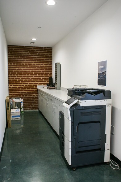 More Photos Of 1701 Delmar Blvd, Saint Louis Freestanding For Lease