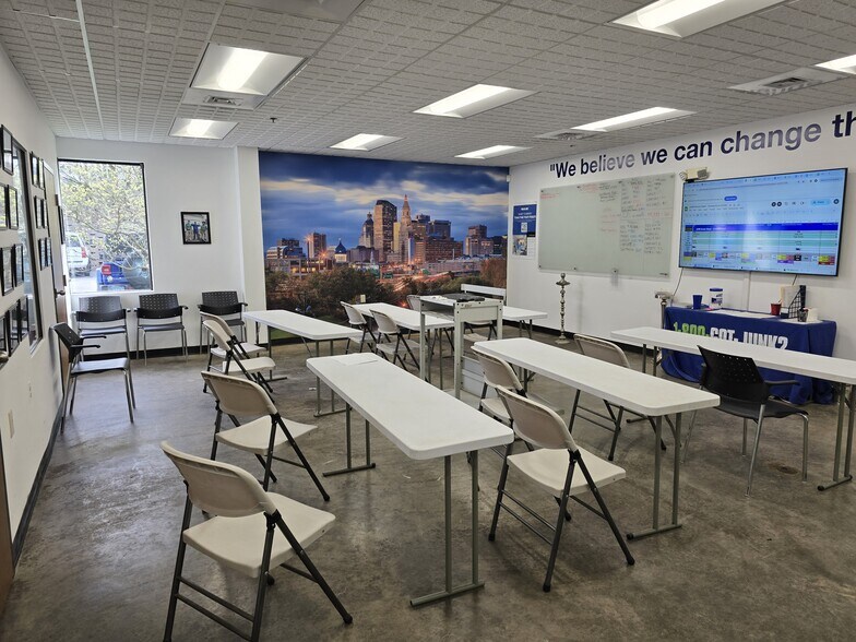 More Photos Of 362 Industrial Park Rd, Middletown Warehouse For Sale