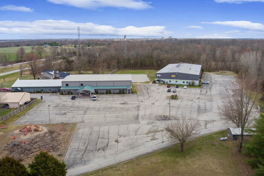 More Photos Of 11515 Highway 31, Sellersburg Light Distribution For Lease