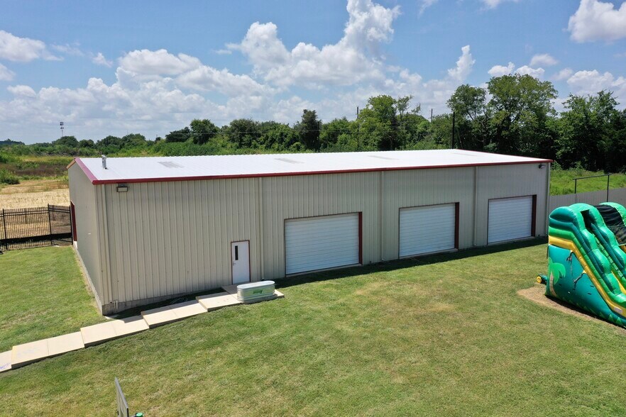 More Photos Of 4150 Highway 36 S, Brenham Shelter For Sale