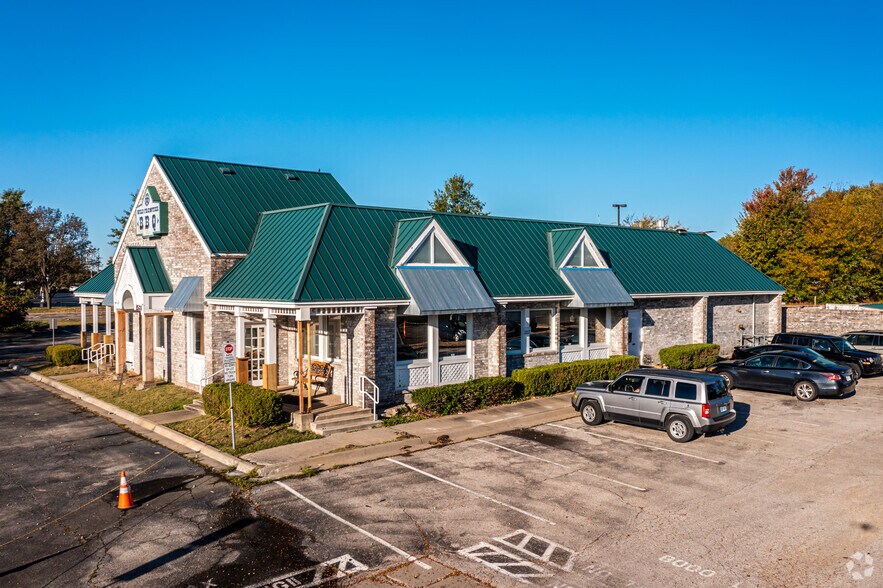 More Photos Of 1531 S Hamilton Cir, Olathe Restaurant For Lease