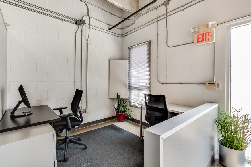 More Photos Of 3000 E Cesar Chavez St, Austin Office For Lease