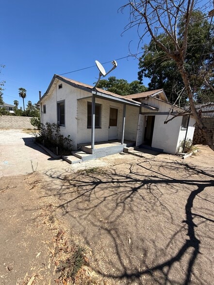 More Photos Of 2961 11th St, Riverside Industrial For Sale