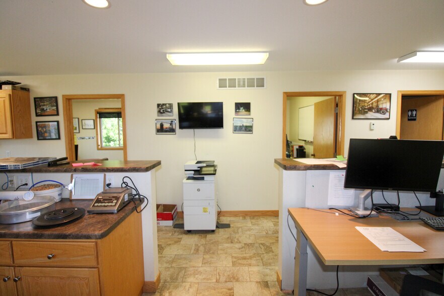 More Photos Of 107 8th Ave SW, Kasson Specialty For Sale