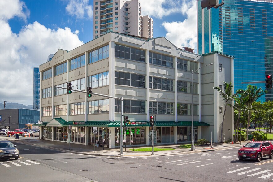 More Photos Of 401 Kamakee St, Honolulu Office For Lease