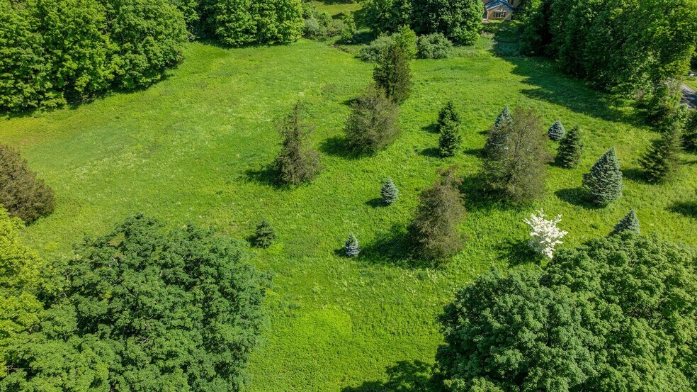 More Photos Of 1038-1056 Main St S, Woodbury Apartments For Sale