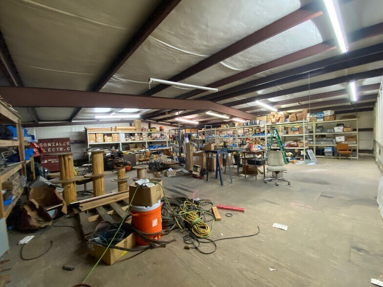 More Photos Of 4950 Washington Blvd, Beaumont Light Manufacturing For Sale