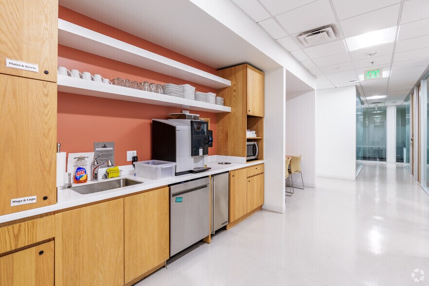 More Photos Of 66 Franklin St, Oakland Office For Sale
