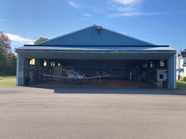 More Photos Of 6765 Heltz Rd, Lake View Airplane Hangar For Sale