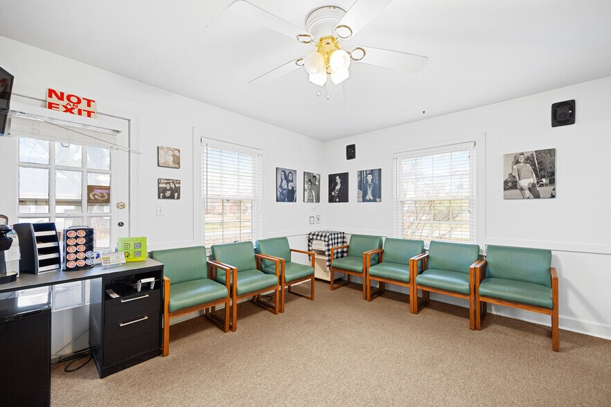 More Photos Of 4816 Greenwood Rd, Louisville Medical For Lease