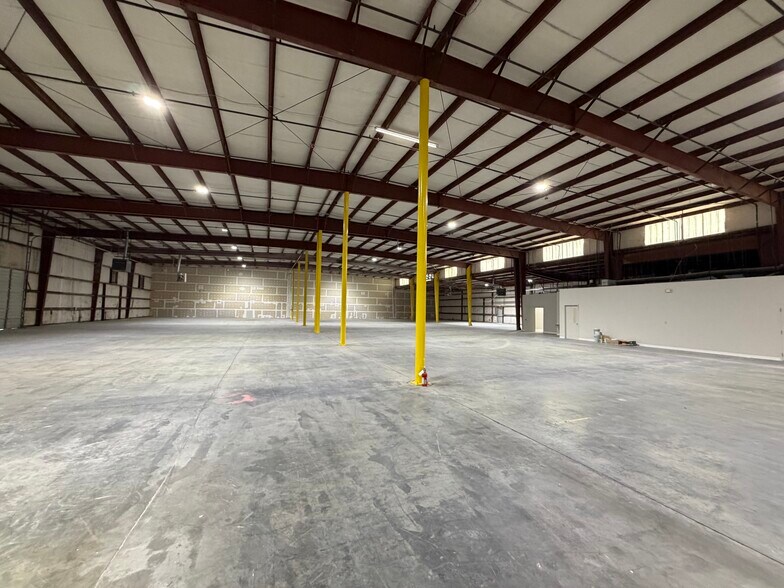 More Photos Of 3301 Jones Sausage Rd, Garner Warehouse For Lease