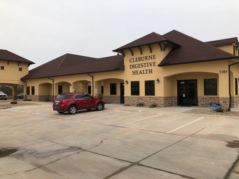 Primary Photo Of 1701 Walter Holiday Dr, Cleburne Medical For Lease