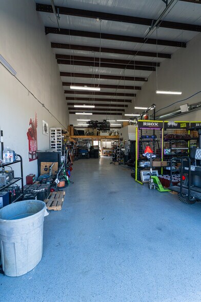 More Photos Of 12517 Business Highway 287 N, Fort Worth Light Distribution For Lease