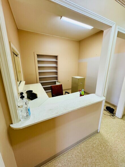 More Photos Of 206 Main St, Gleason Office For Sale