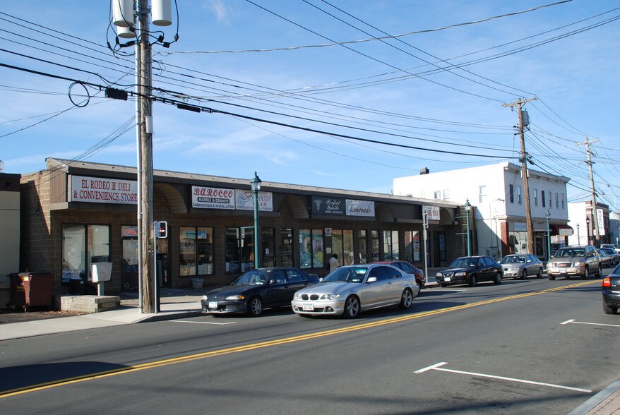 More Photos Of 161 S Middletown Rd, Nanuet Storefront For Lease
