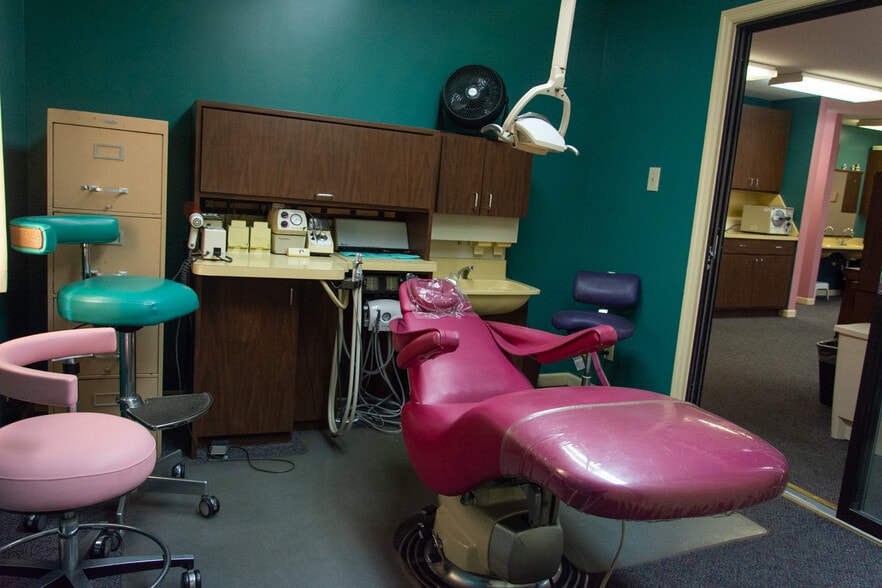 More Photos Of 1304 14th Ave SE, Decatur Medical For Sale
