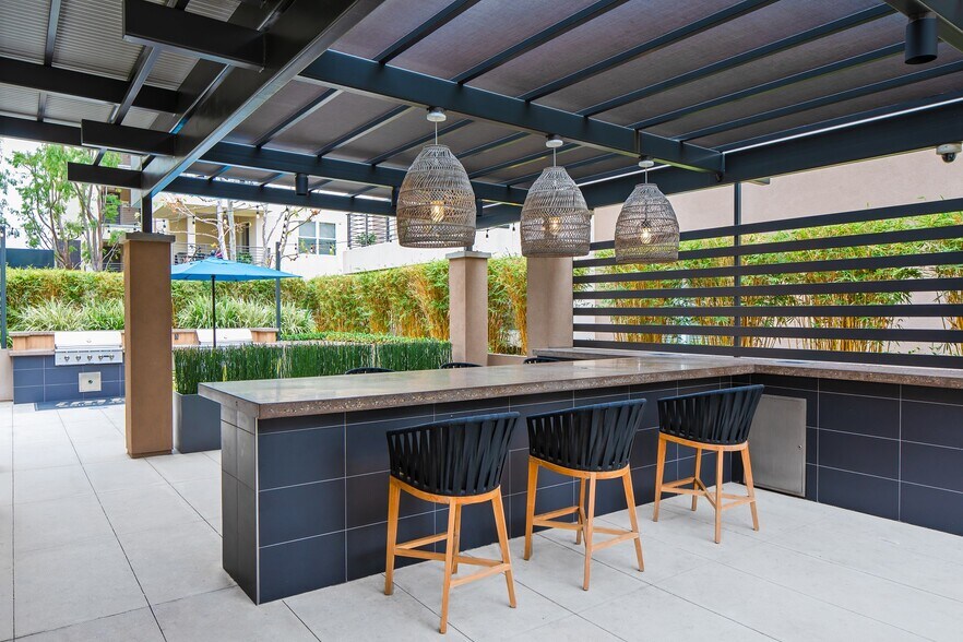 More Photos Of 421 W Broadway, Long Beach Multifamily For Sale