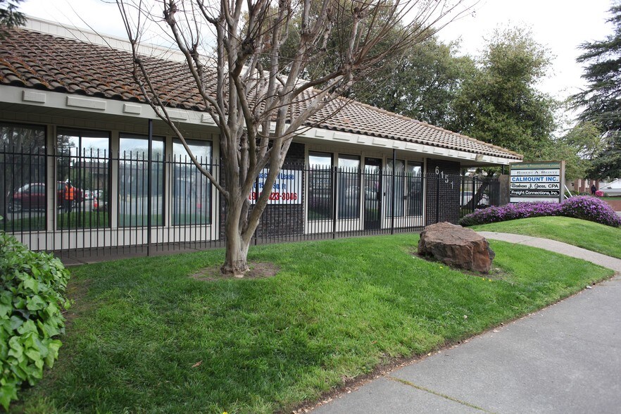 More Photos Of 6151 Fair Oaks Blvd, Carmichael Office For Lease