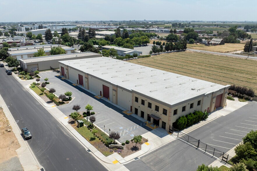 More Photos Of 3260 Liberty Square Pky, Turlock Warehouse For Sale