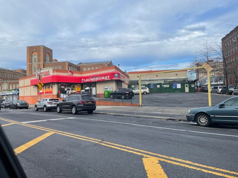 More Photos Of 475 Southern Blvd, Bronx Storefront For Lease