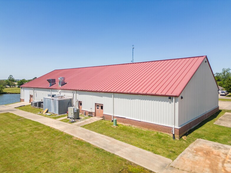More Photos Of 888 St. Andrews Ln, Starkville Restaurant For Sale