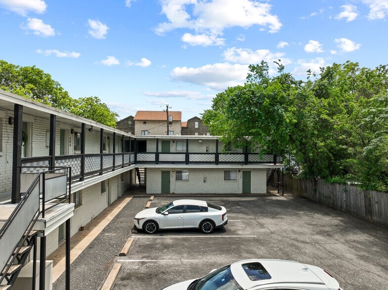 More Photos Of 3707 Cedar St, Austin Apartments For Sale