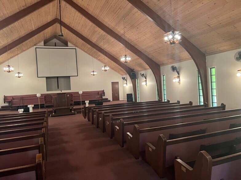 More Photos Of 4031 Rainbow Dr, Decatur Religious Facility For Sale