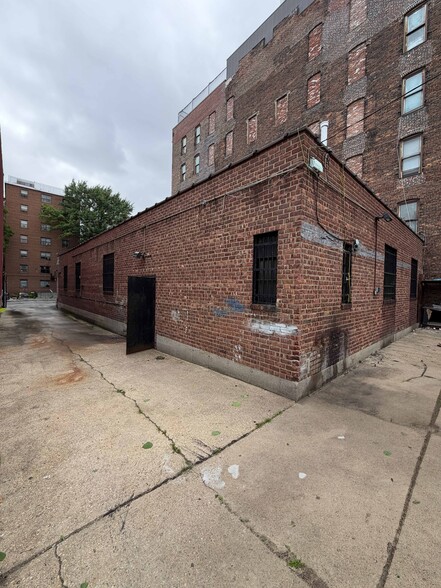 More Photos Of 984 Myrtle Ave, Brooklyn Auto Repair For Lease