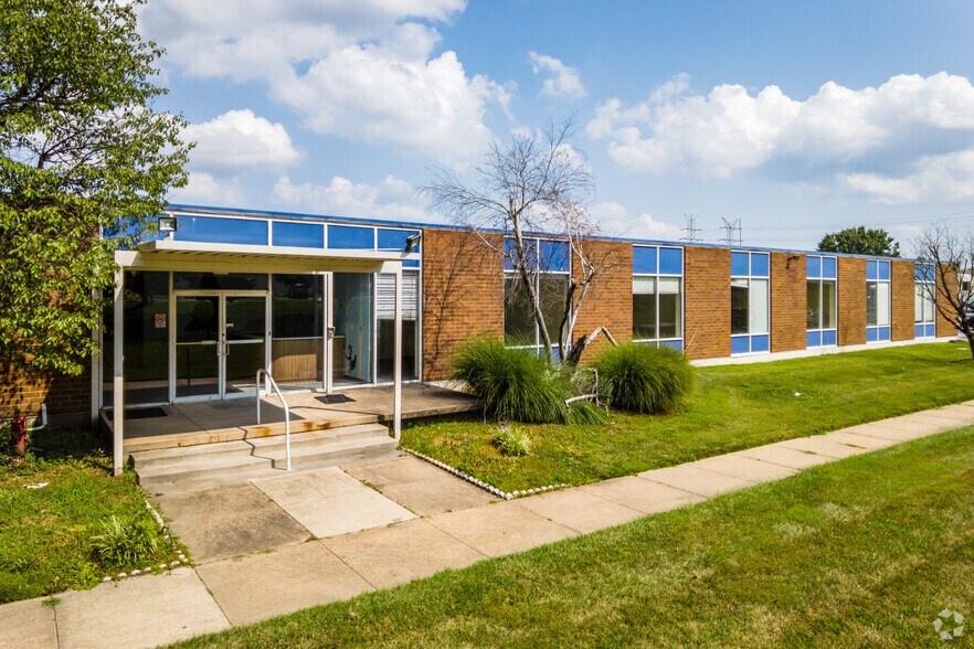 More Photos Of 4545 Annapolis Rd, Baltimore Warehouse For Lease