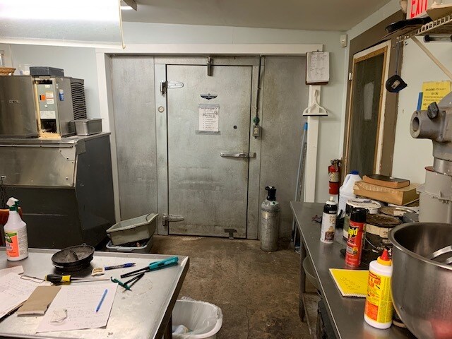 More Photos Of 203 Farrs Bridge Rd, Pickens General Retail For Sale