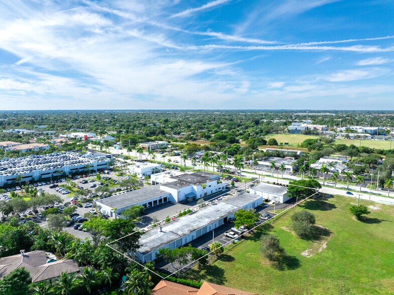 More Photos Of 2413 N Federal Hwy, Delray Beach Storefront Retail Residential For Lease