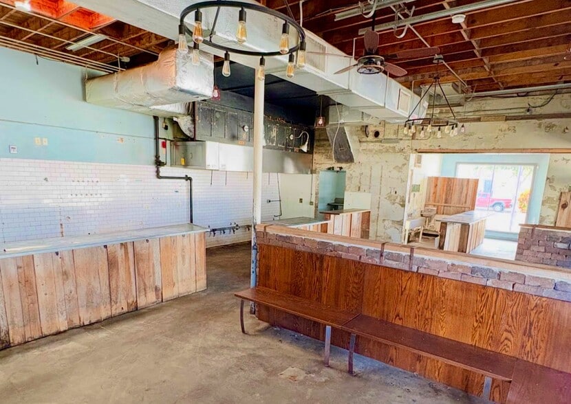 More Photos Of 2601 Central Ave, Saint Petersburg Restaurant For Lease