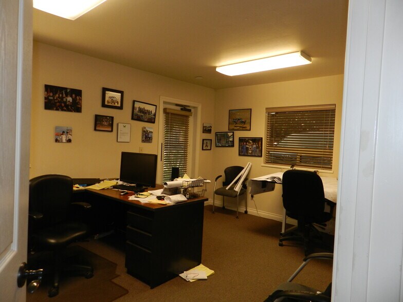 More Photos Of 1541 Ogden Rd, Montrose Medical For Lease