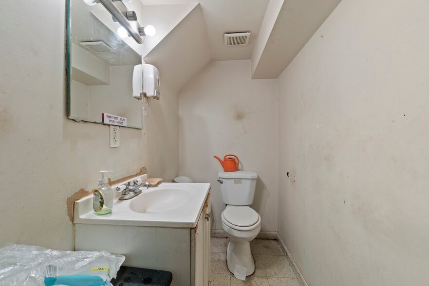 More Photos Of 3344 E Baltimore St, Baltimore Storefront Retail Residential For Sale