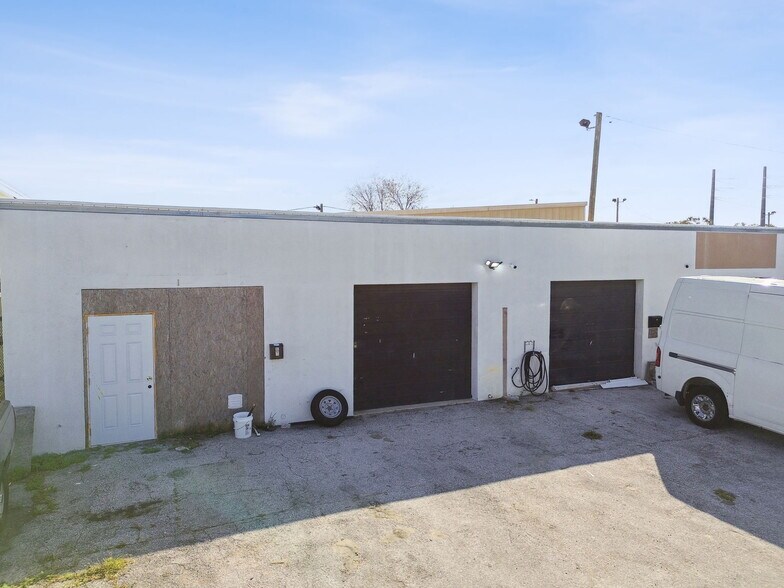 More Photos Of 3580 66th Ave N, Pinellas Park Warehouse For Sale