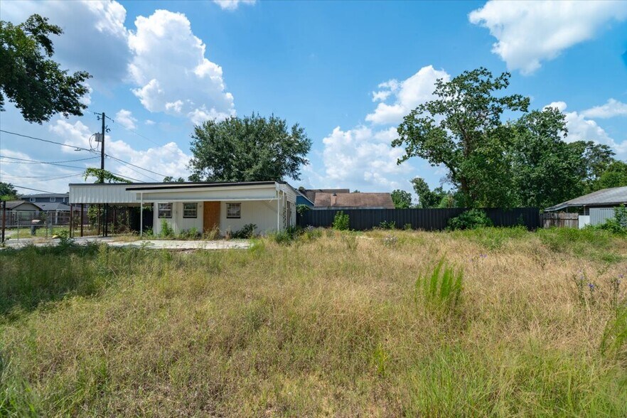 More Photos Of 741 McDaniel St, Houston Land For Sale