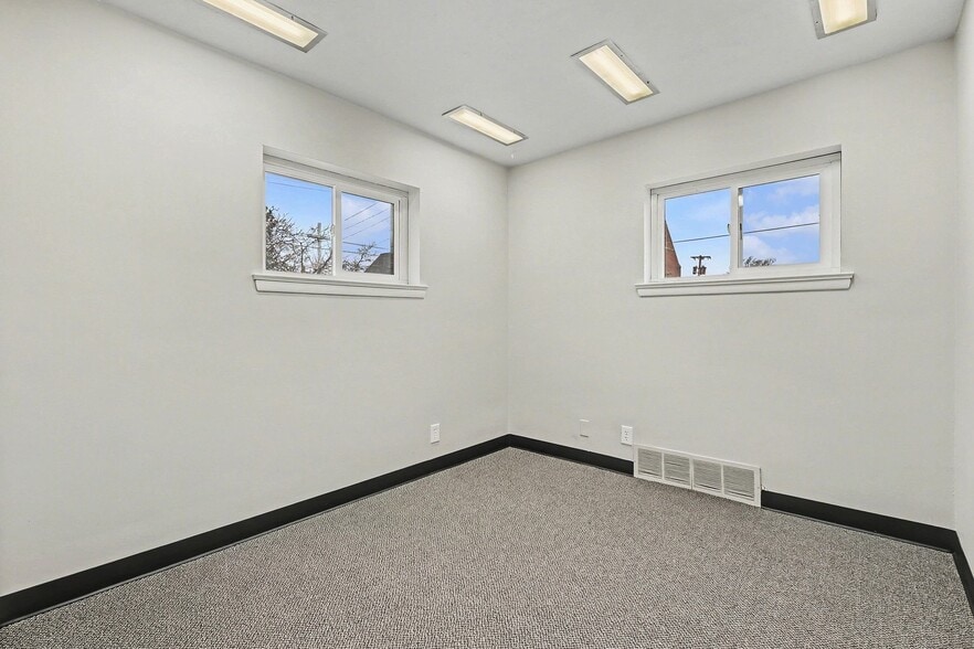 More Photos Of 5519 Northwest Radial Hwy, Omaha Medical For Lease